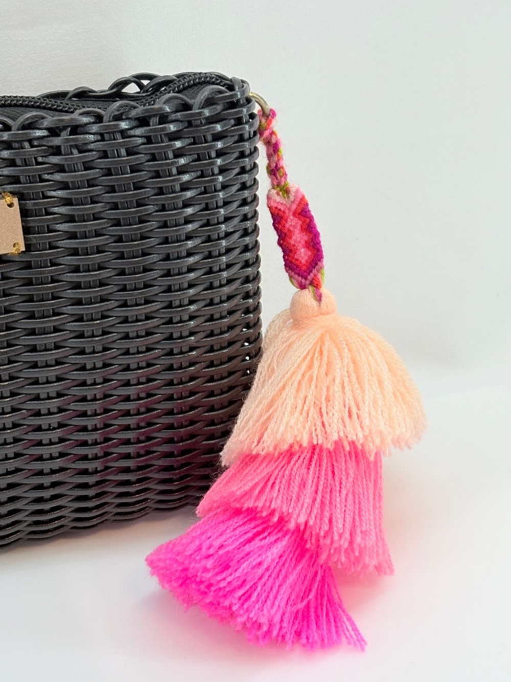 Squeeze De Citron Black Handcrafted Woven Clutch Fun Layered Tassel Summer Style - Picture 2 of 10
